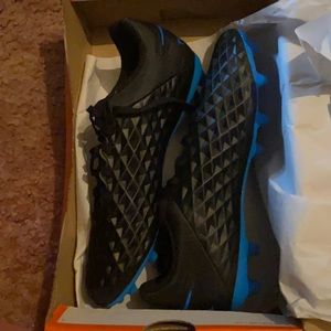 Women’s soccer cleats